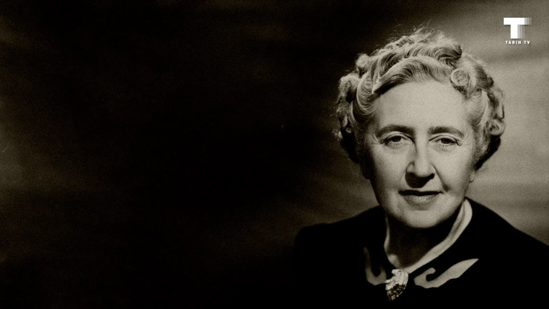 Agatha Christie: 100 Yıllık Şüphe